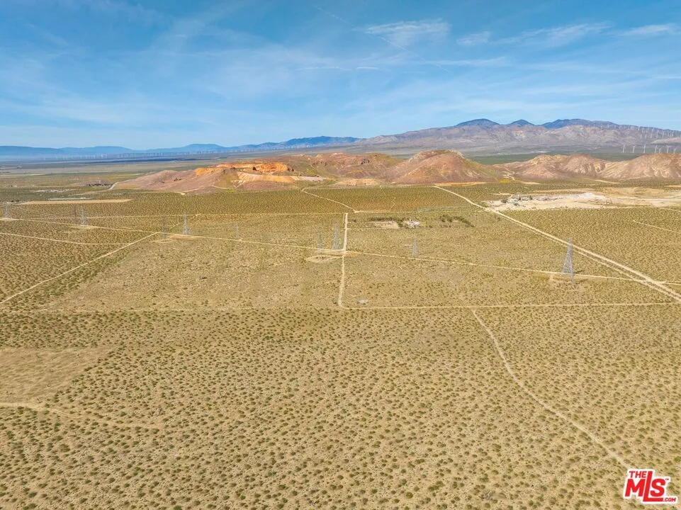 9750 W 70th Street Mojave, CA 93501