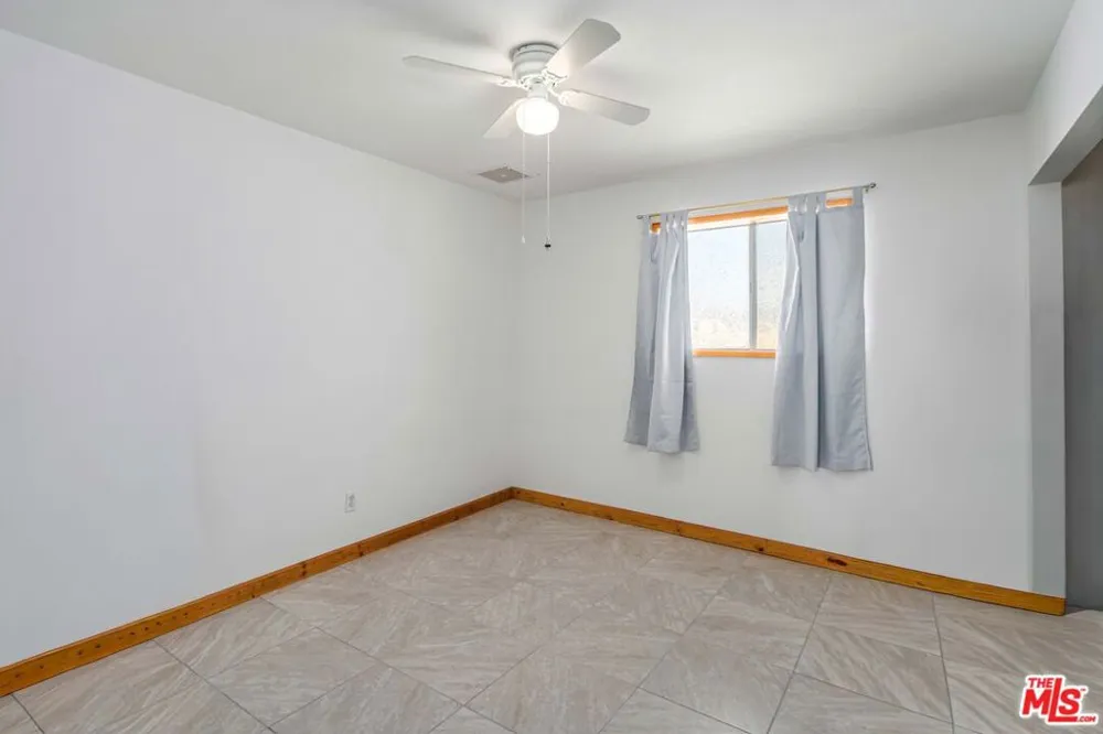 9750 W 70th Street Mojave, CA 93501