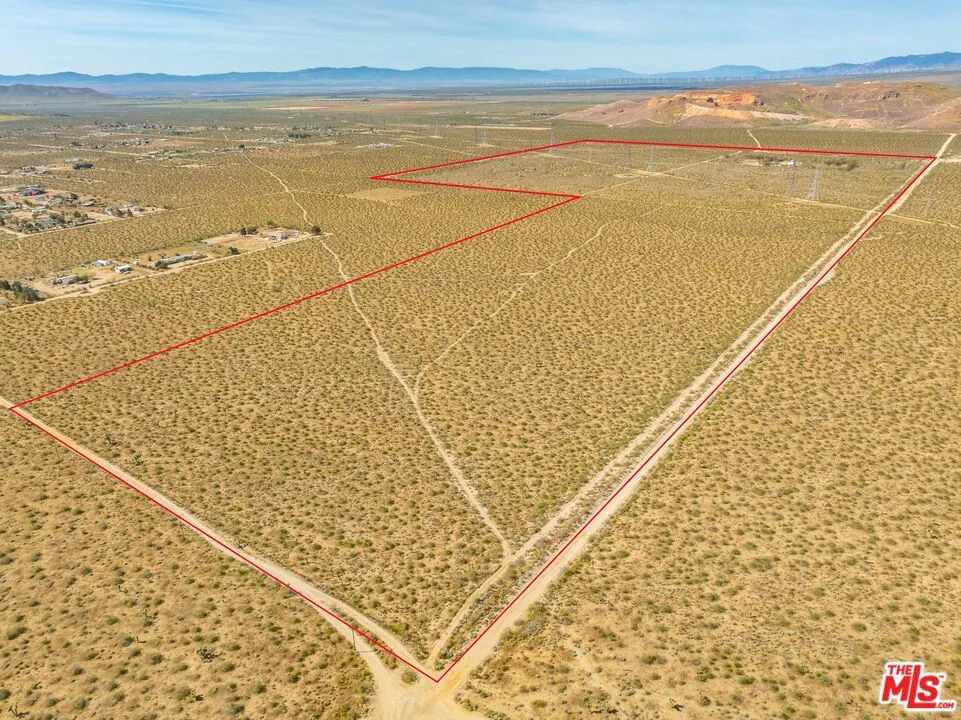 9750 W 70th Street Mojave, CA 93501