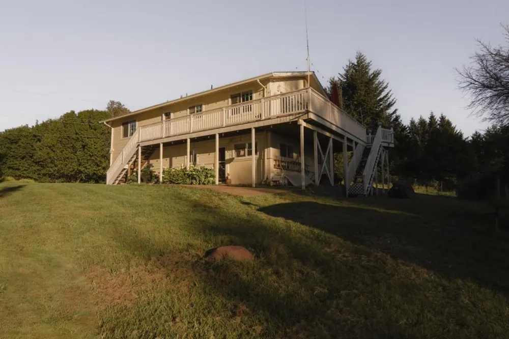 520 Redwood Road Whitethorn, CA 95589