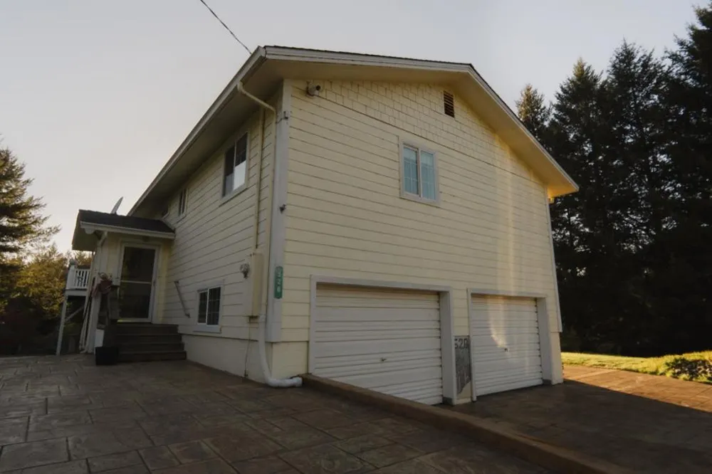 520 Redwood Road Whitethorn, CA 95589