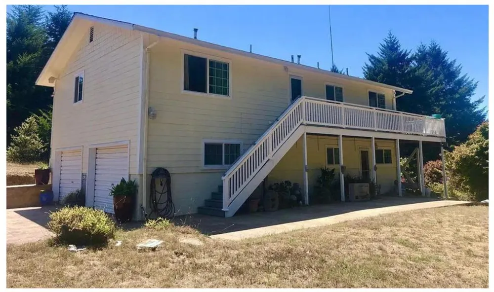 520 Redwood Road Whitethorn, CA 95589