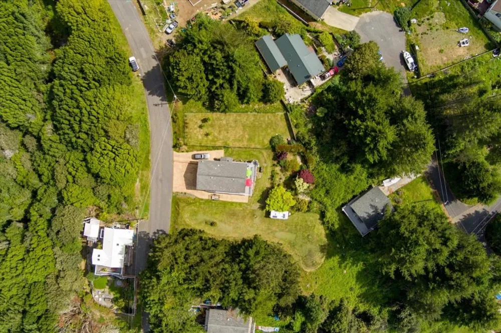 520 Redwood Road Whitethorn, CA 95589