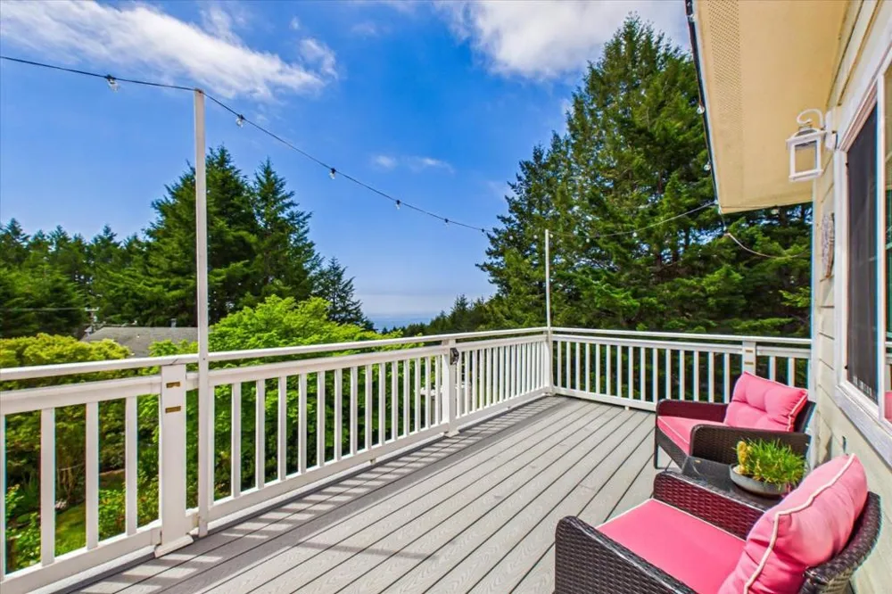 520 Redwood Road Whitethorn, CA 95589