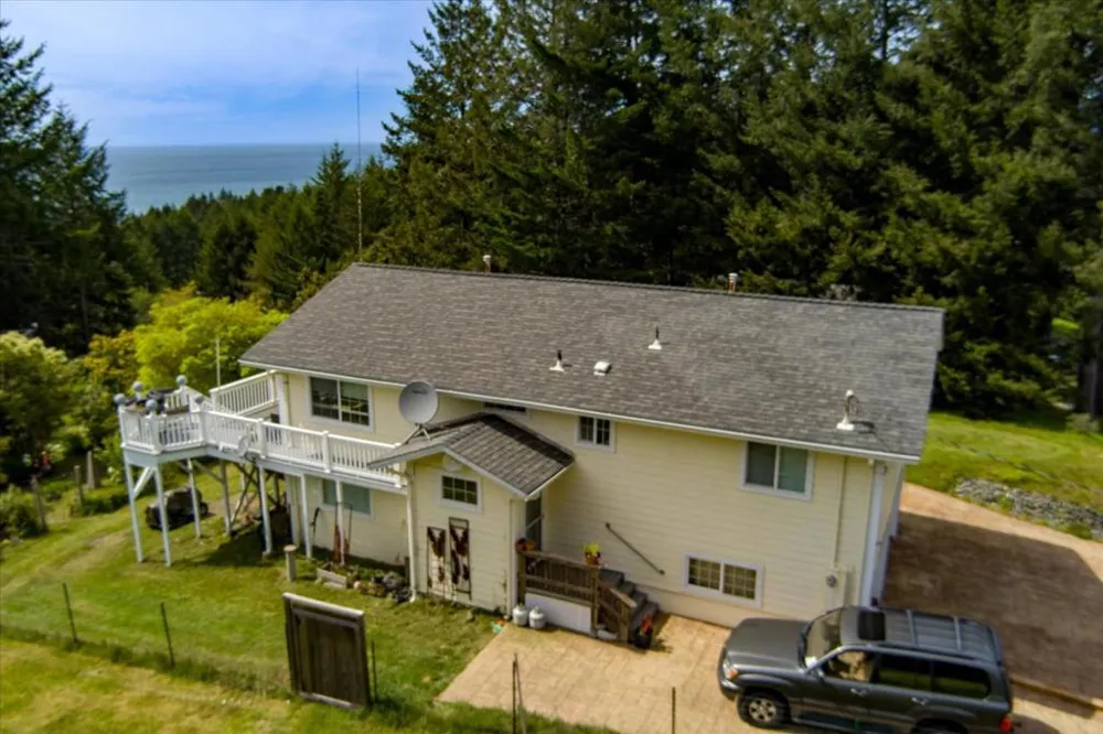 520 Redwood Road Whitethorn, CA 95589