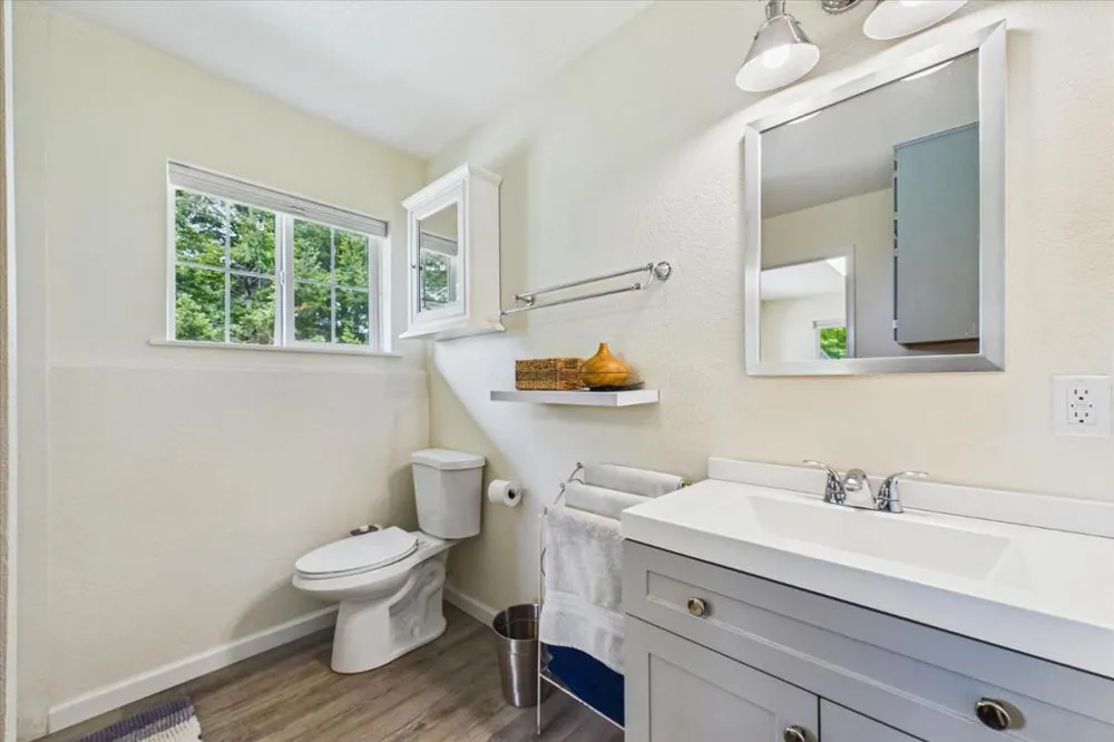 520 Redwood Road Whitethorn, CA 95589