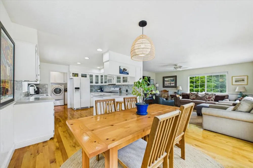 520 Redwood Road Whitethorn, CA 95589