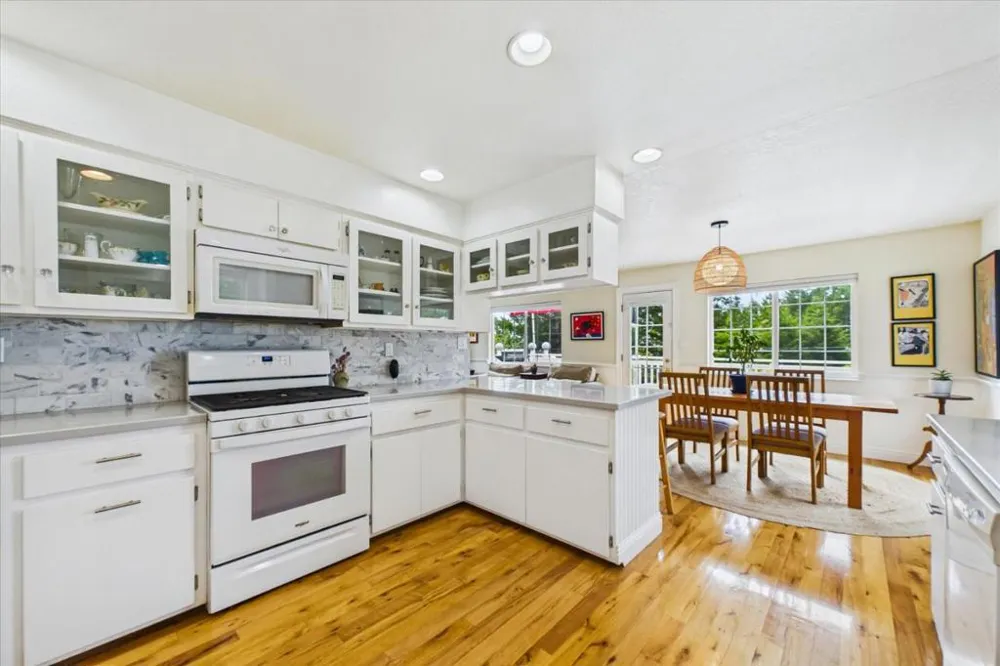 520 Redwood Road Whitethorn, CA 95589