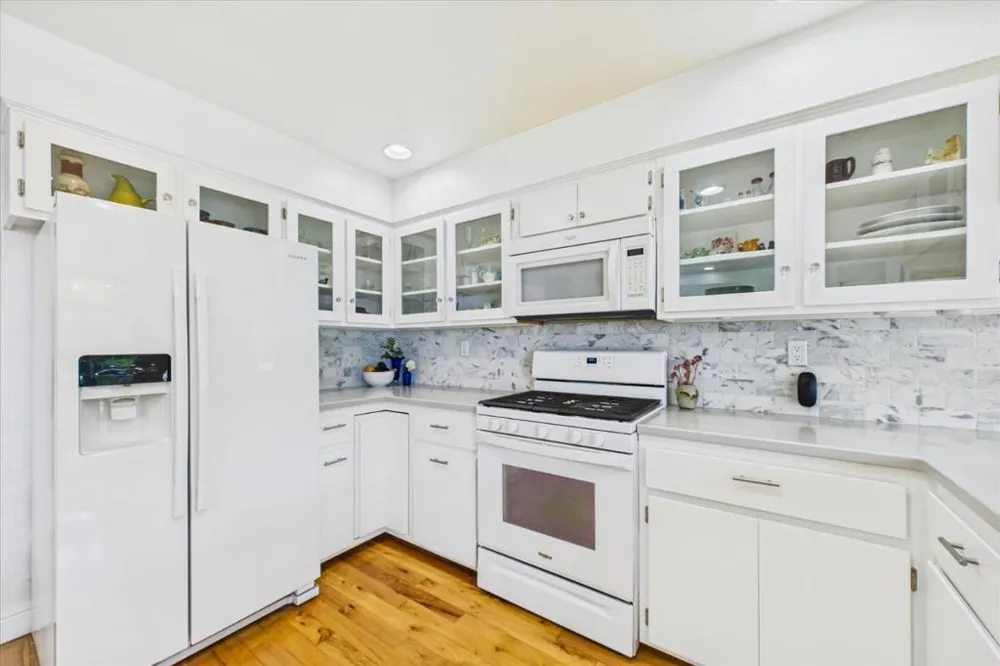 520 Redwood Road Whitethorn, CA 95589