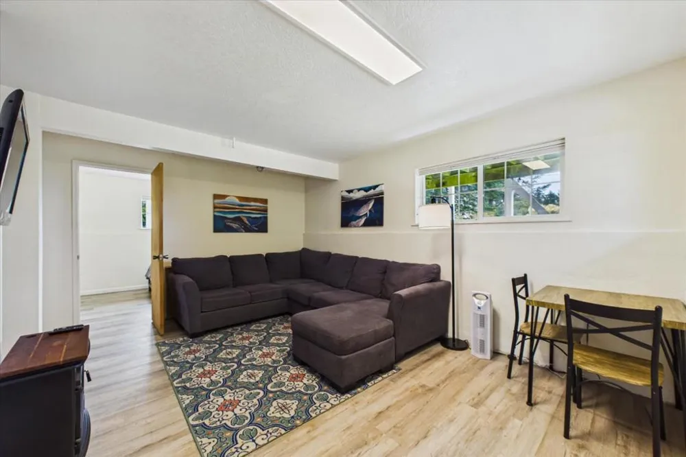 520 Redwood Road Whitethorn, CA 95589