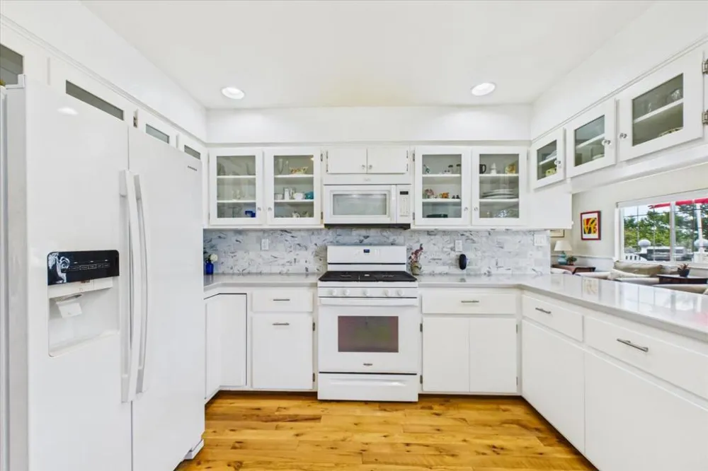 520 Redwood Road Whitethorn, CA 95589