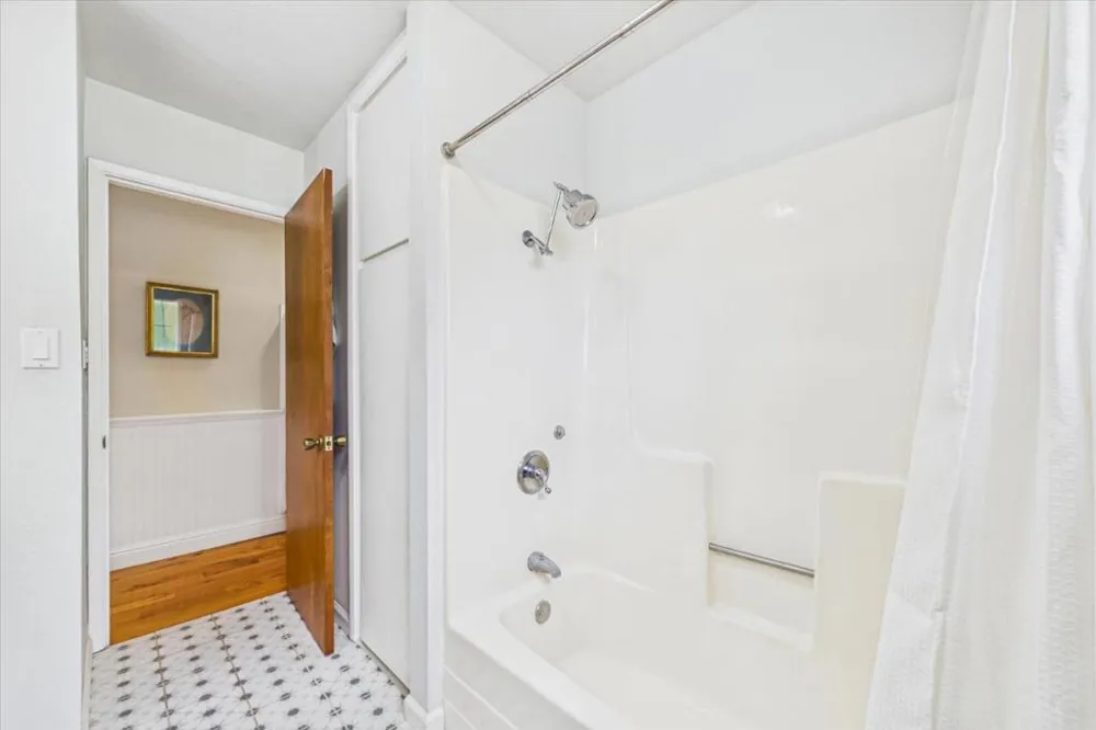 520 Redwood Road Whitethorn, CA 95589