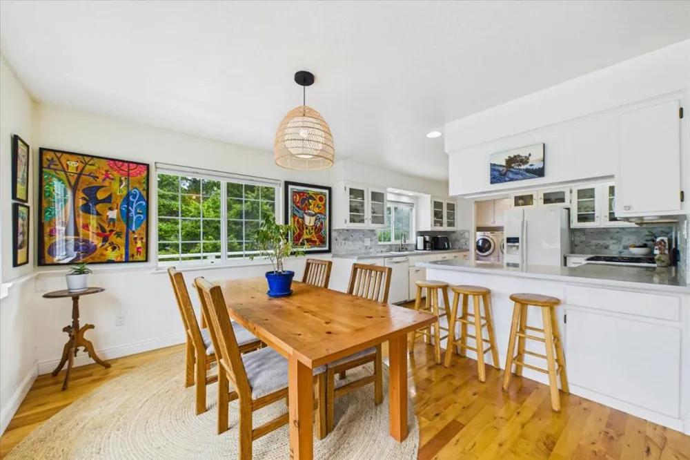 520 Redwood Road Whitethorn, CA 95589