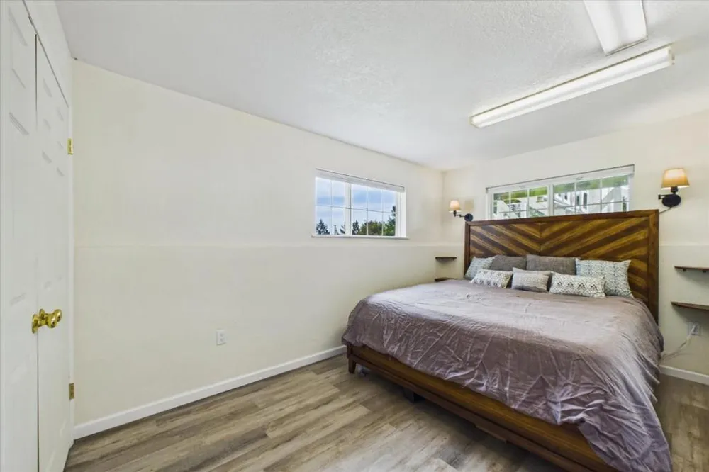 520 Redwood Road Whitethorn, CA 95589