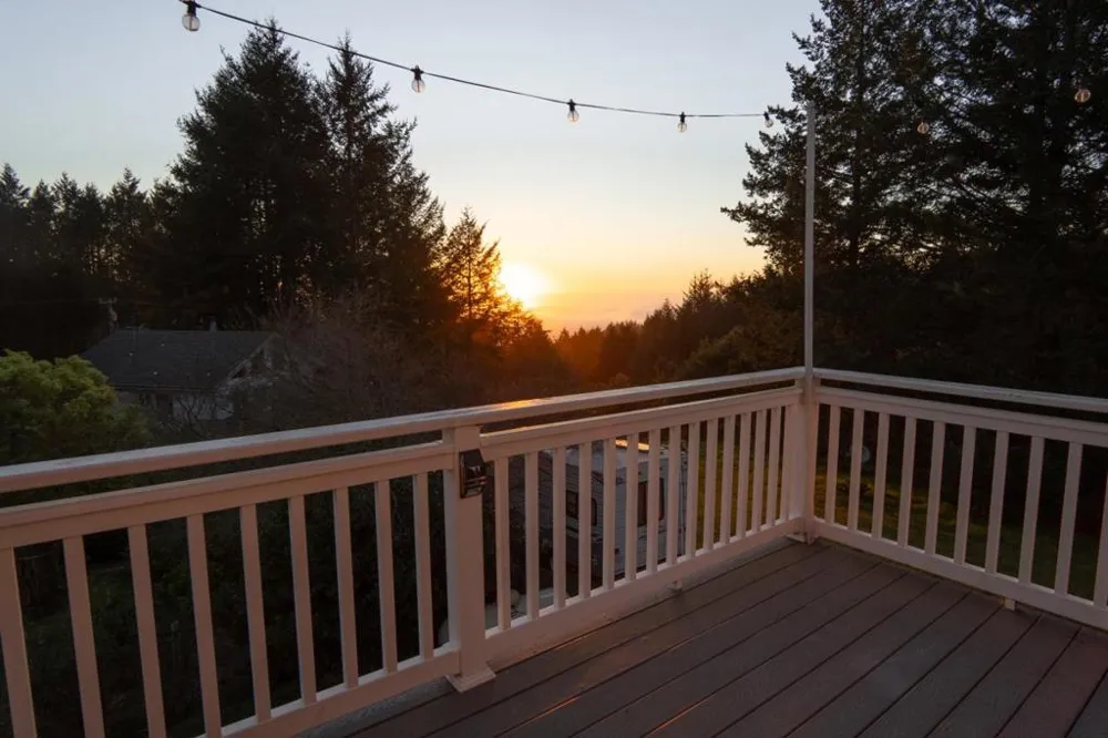 520 Redwood Road Whitethorn, CA 95589