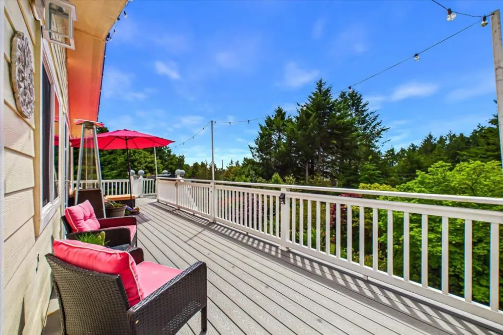520 Redwood Road Whitethorn, CA 95589