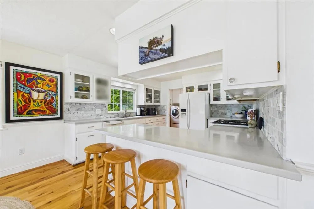 520 Redwood Road Whitethorn, CA 95589