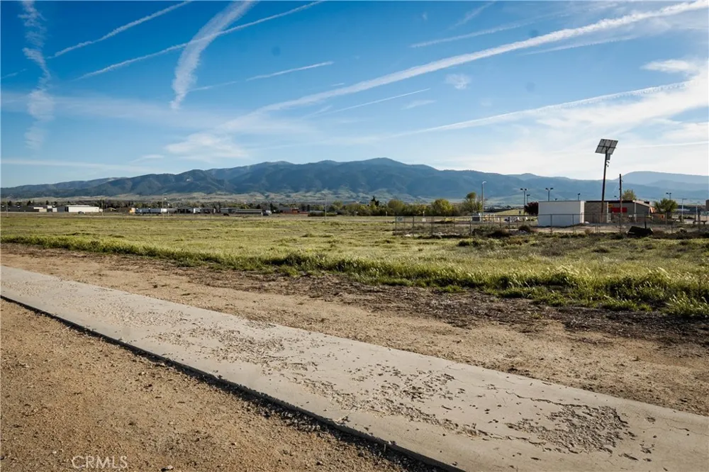 10 Challenger Drive Tehachapi, CA 93561