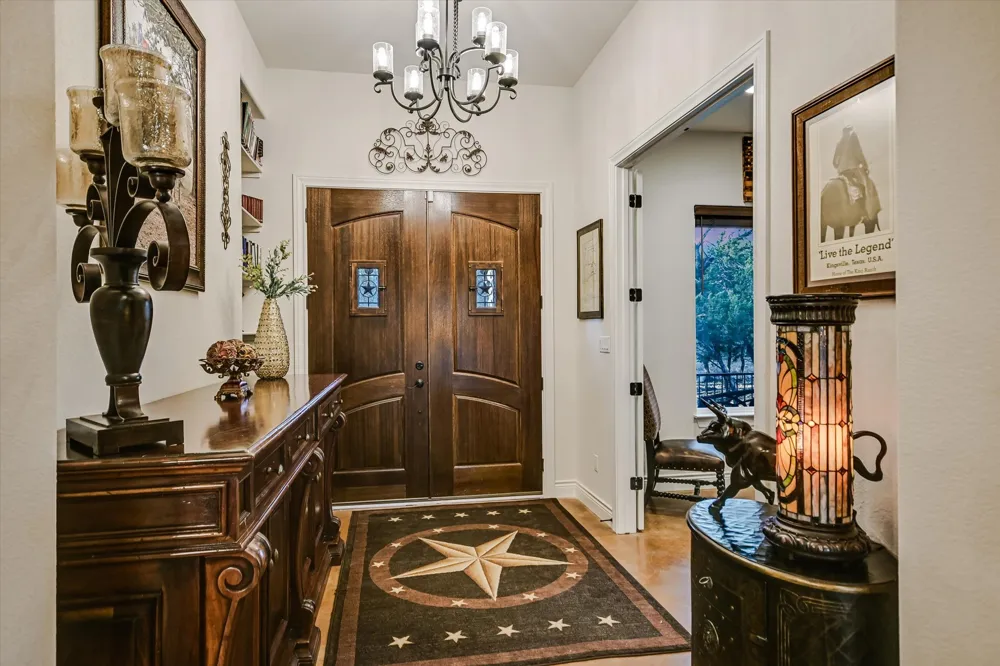 250 BROWN SADDLE Cove Driftwood, TX 78619