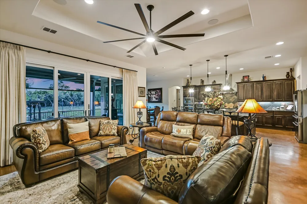 250 BROWN SADDLE Cove Driftwood, TX 78619