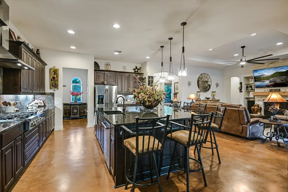 250 BROWN SADDLE Cove Driftwood, TX 78619