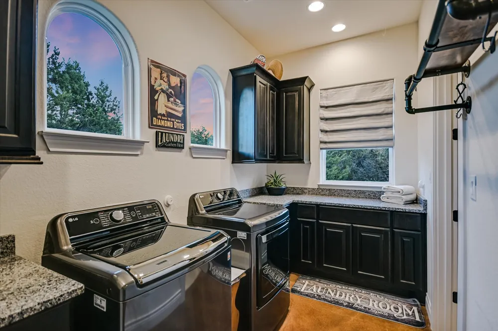250 BROWN SADDLE Cove Driftwood, TX 78619
