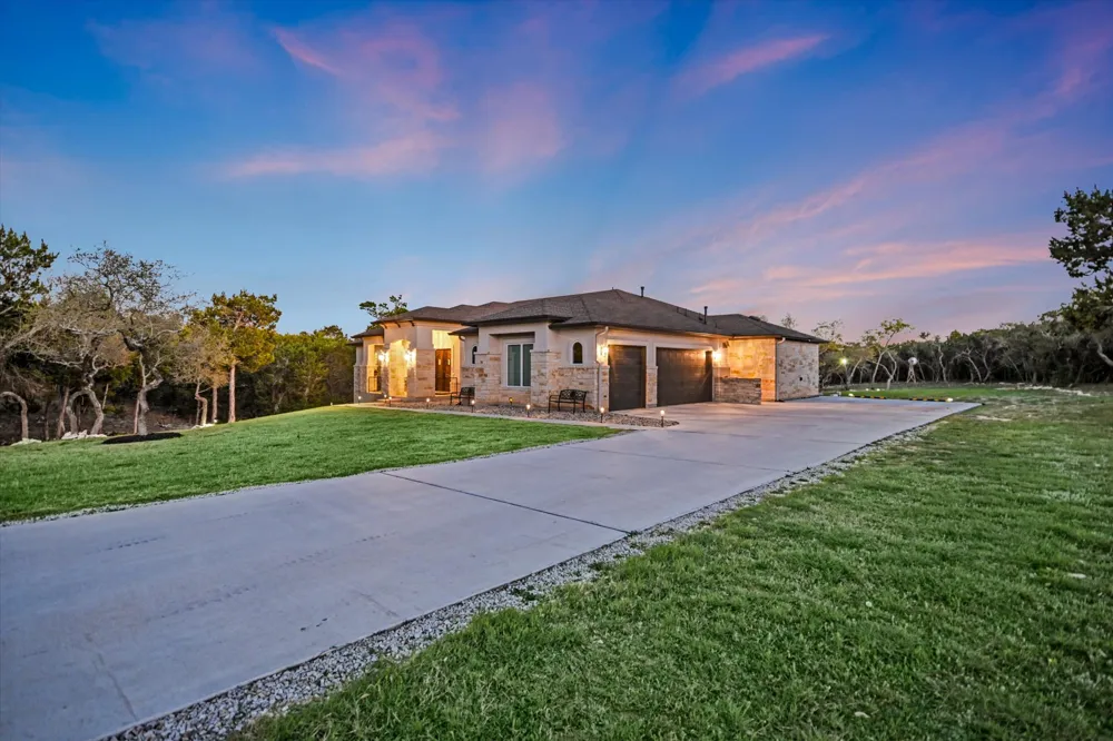 250 BROWN SADDLE Cove Driftwood, TX 78619
