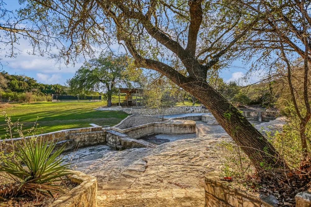 250 BROWN SADDLE Cove Driftwood, TX 78619