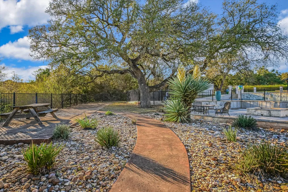 250 BROWN SADDLE Cove Driftwood, TX 78619