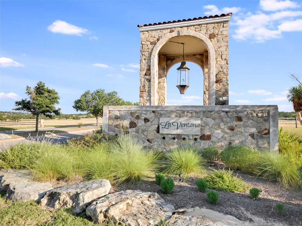 250 BROWN SADDLE Cove Driftwood, TX 78619