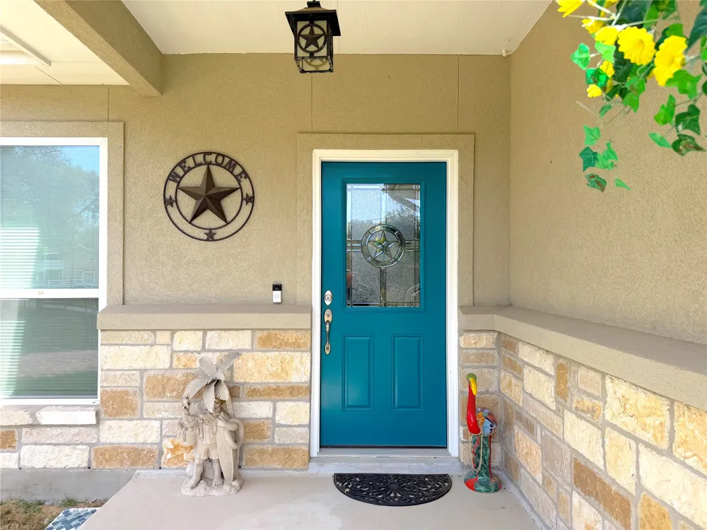 2872 Lakeview Drive Canyon Lake, TX 78133
