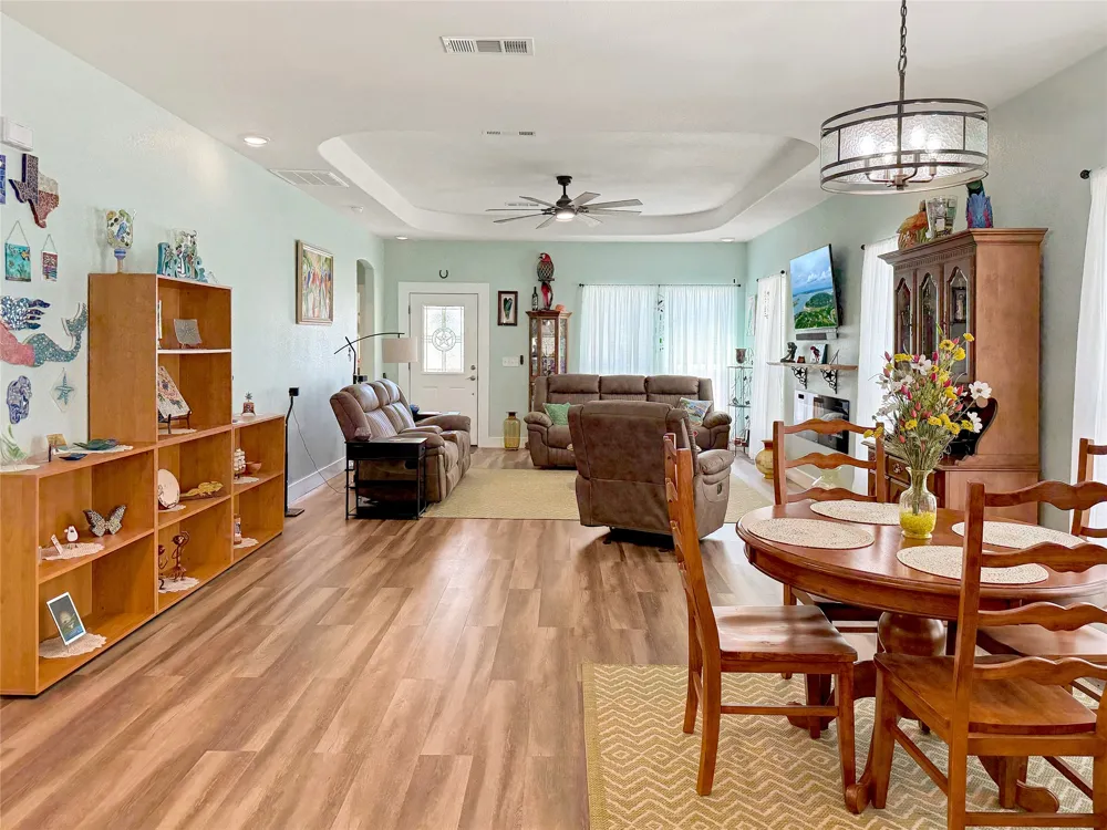 2872 Lakeview Drive Canyon Lake, TX 78133