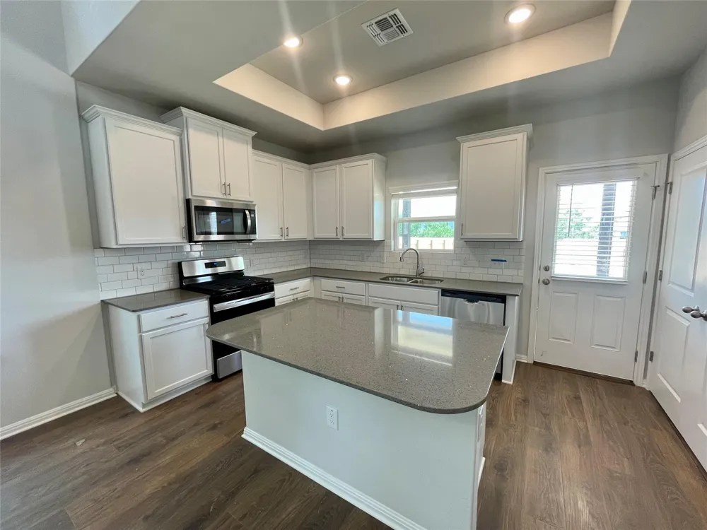 5780 Marsh Lane Buda, TX 78610