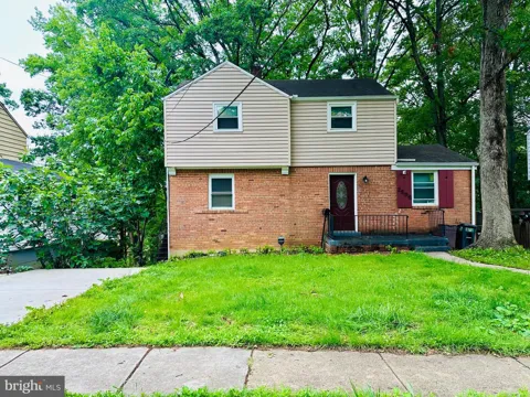 2500 LAKE AVENUE