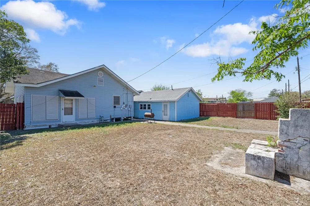 125 E. Avenue F. Robstown, TX 78380