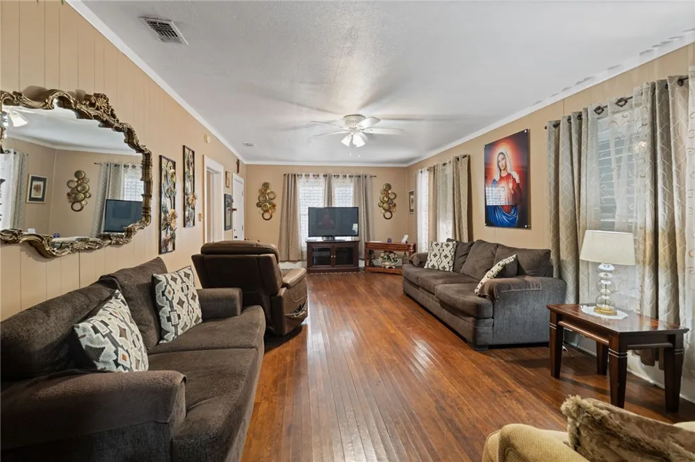 125 E. Avenue F. Robstown, TX 78380
