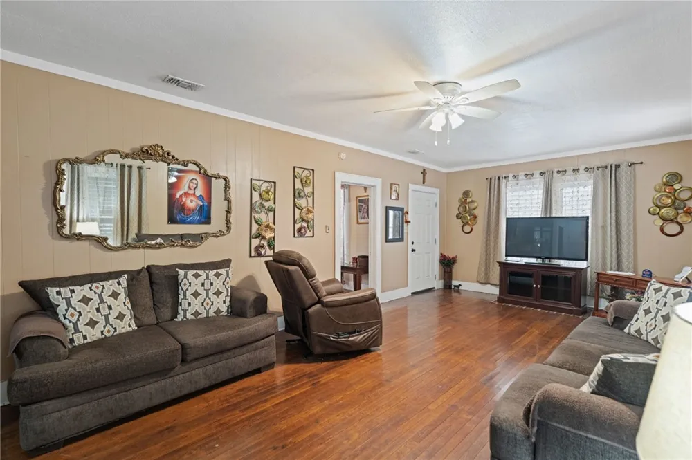125 E. Avenue F. Robstown, TX 78380