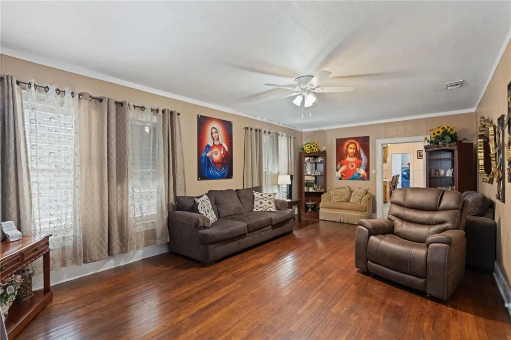 125 E. Avenue F. Robstown, TX 78380