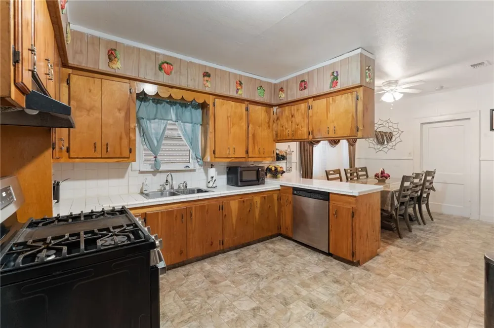 125 E. Avenue F. Robstown, TX 78380
