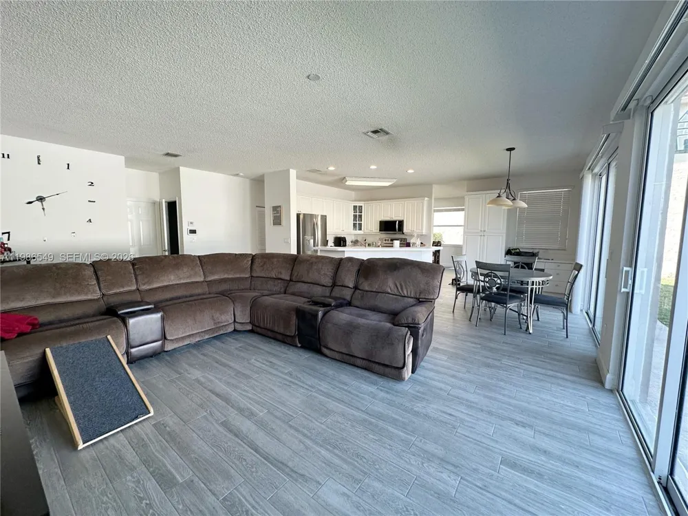 15973 NW 16th Ct Pembroke Pines, FL 33028