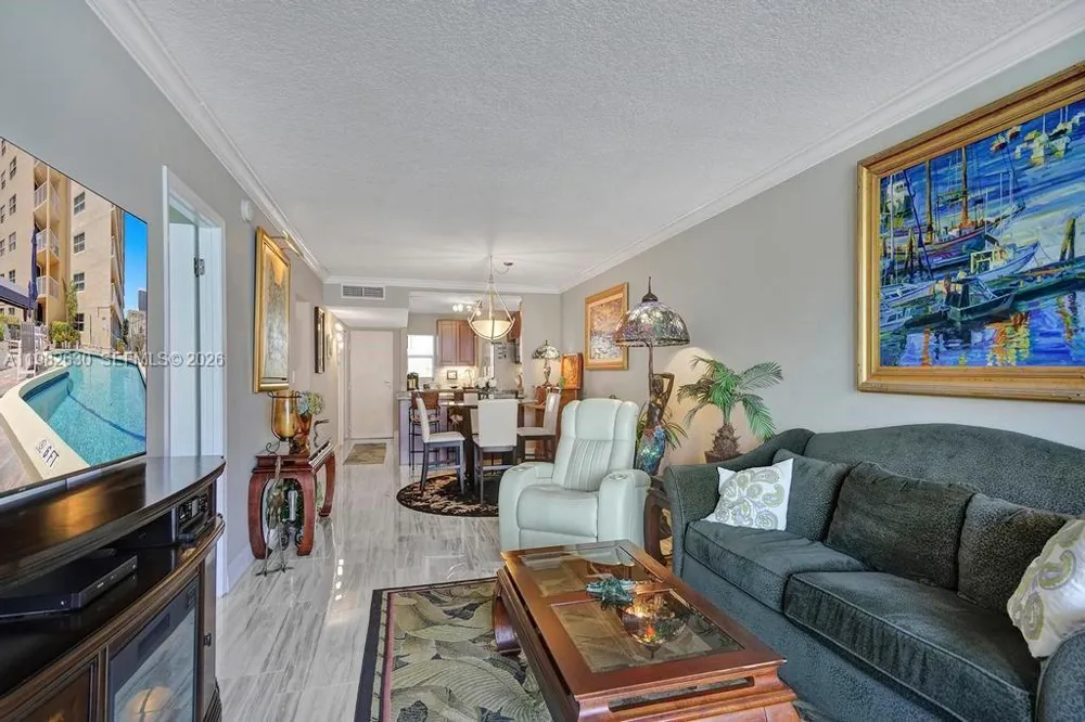 121 Golden Isles Dr #205 Hallandale Beach, FL 33009
