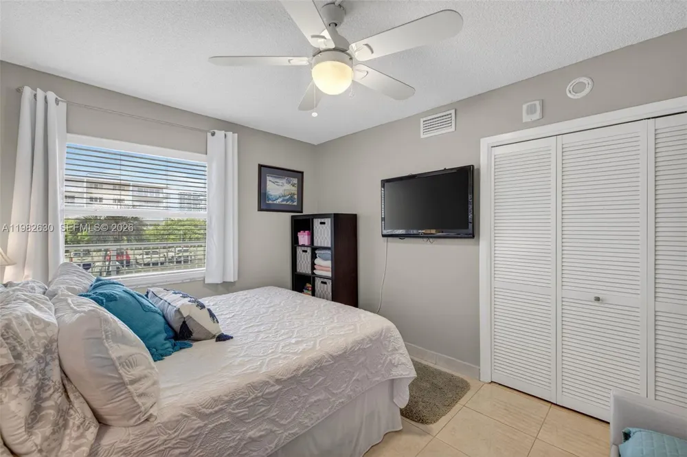 121 Golden Isles Dr #205 Hallandale Beach, FL 33009