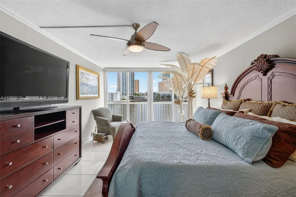 121 Golden Isles Dr #205 Hallandale Beach, FL 33009