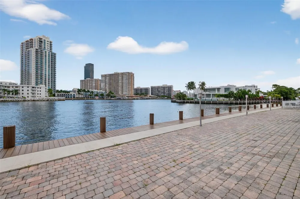 121 Golden Isles Dr #205 Hallandale Beach, FL 33009
