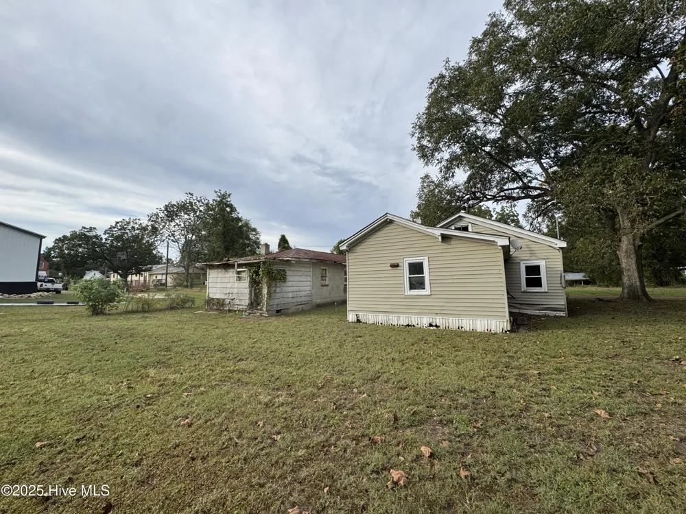 108 Bell Street Pollocksville, NC 28573