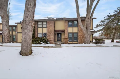 24900 Glenbrooke Drive