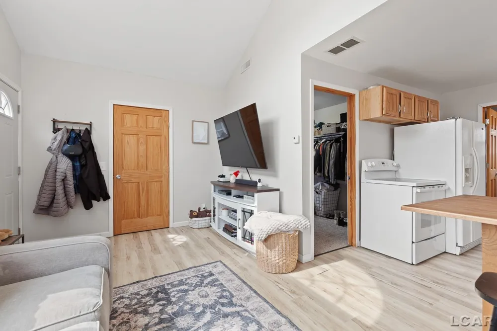 502 Wilbur Avenue Columbia Township, MI 49230