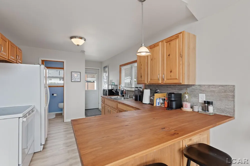 502 Wilbur Avenue Columbia Township, MI 49230