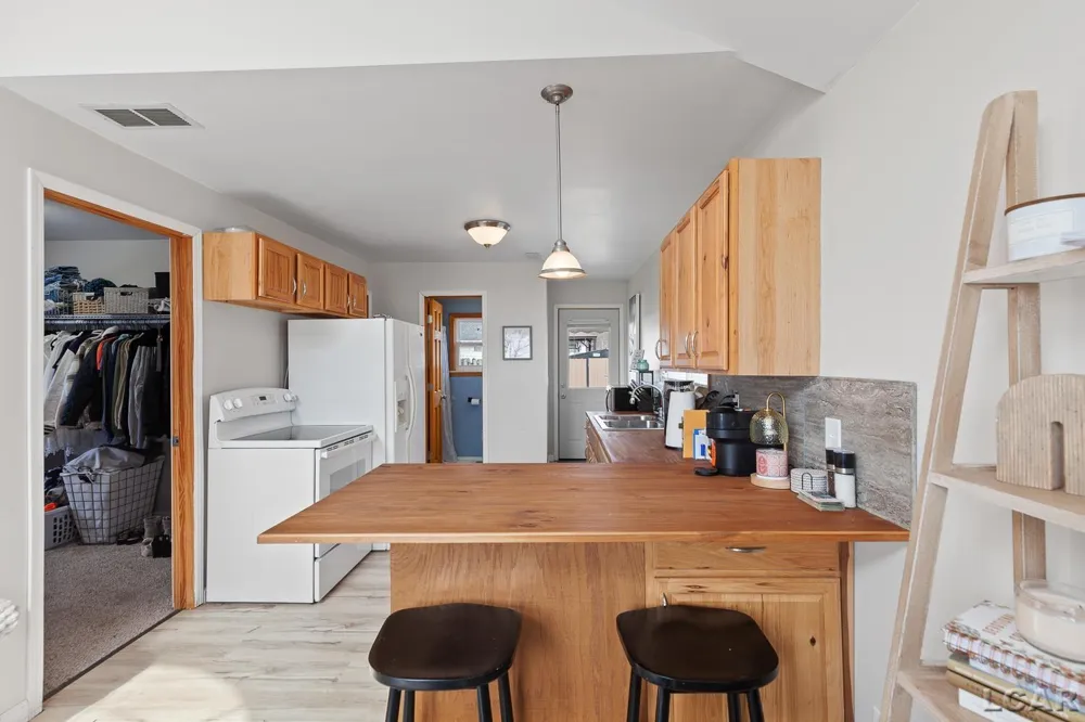 502 Wilbur Avenue Columbia Township, MI 49230