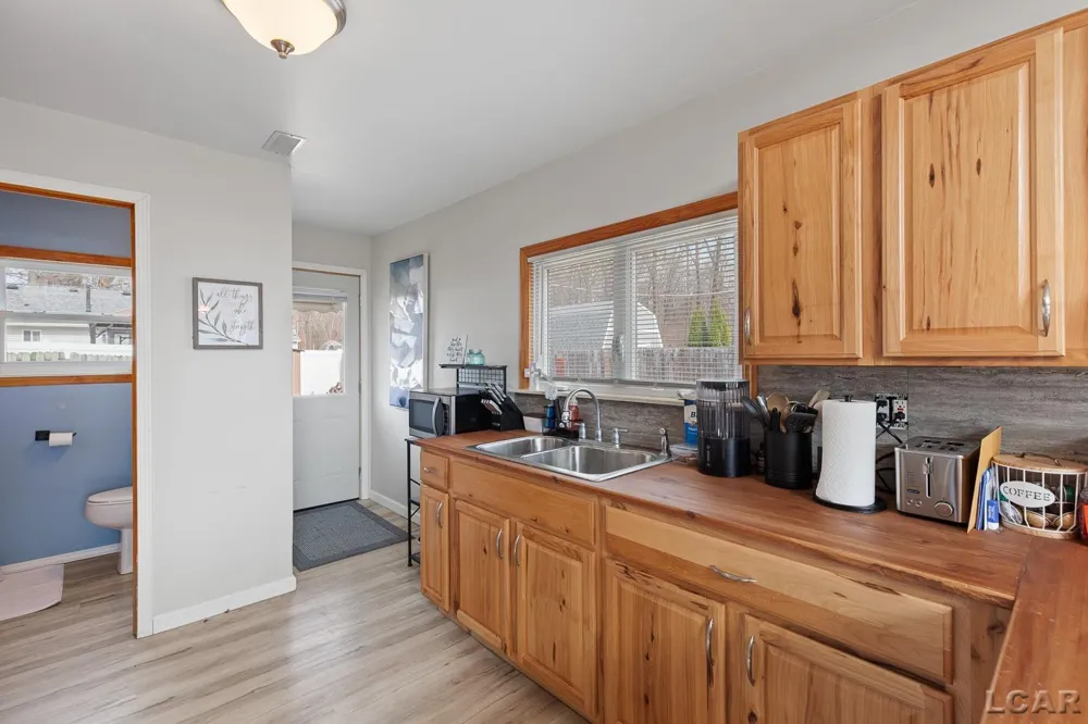 502 Wilbur Avenue Columbia Township, MI 49230